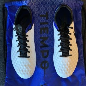 Nike Tiempo Legend 8 Elite FG Cleats